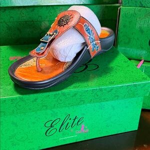 Elite Women's Brown and Black Sandals